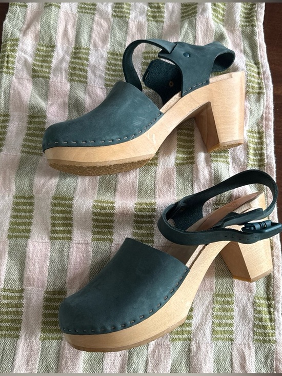 Bryr Shoes - BRYR Emma Closed Toe High Heel in Spruce, size 11